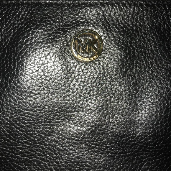 Michael Kors Flat Wristlet - Picture 3 of 5
